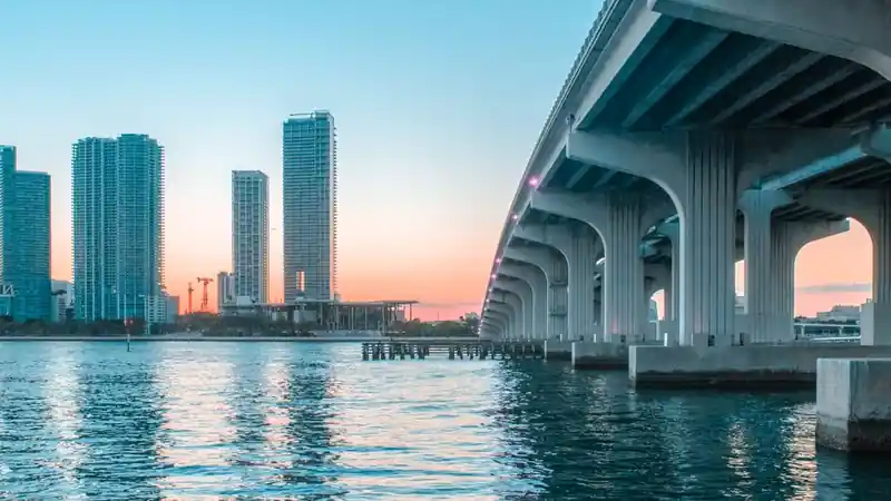 Miami, Florida: the waterfront and the causeway